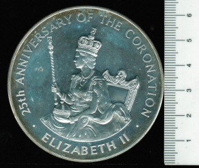 Jamaica: 25. Jahrestag der Krönung von Elisabeth II., Y*76, Krönungsornat, 136,08/925 Silber in Dose/Etui 