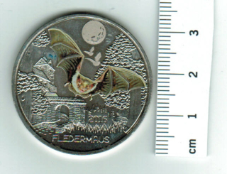 Österreich: 3 Euro, 2016, Tiermotiv fluoreszierend / Fledermaus + Wertseite 