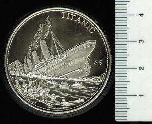 Liberia: 5 Dollars, 2000, Y*363, In Erinnerung des Untergangs der Titanic, in Dose/KuNI 